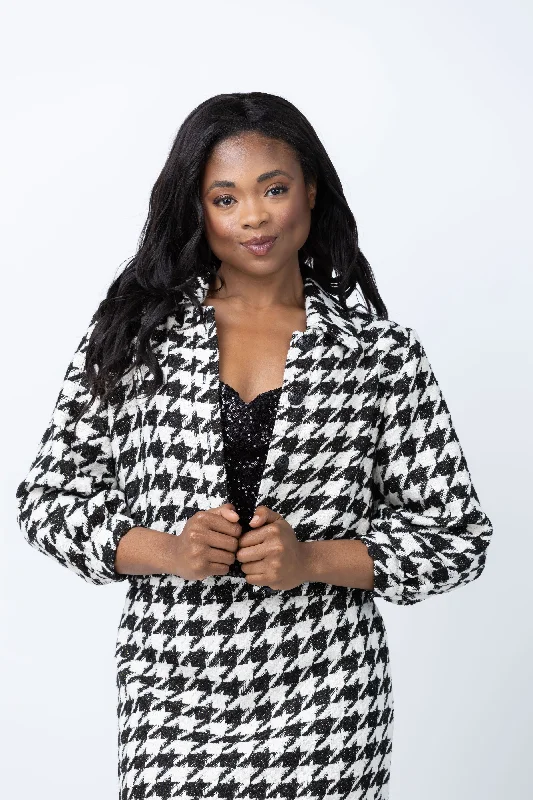 L'Agence Bridges Crop Jacket in Ecru/Black/Gold Houndstooth Snapped Jacket Toggled Jacket Drawstring Jacket L'Agence Bridges Crop Jacket in Ecru/Black/Gold Houndstooth Snapped Jacket Toggled Jacket Drawstring Jacket
